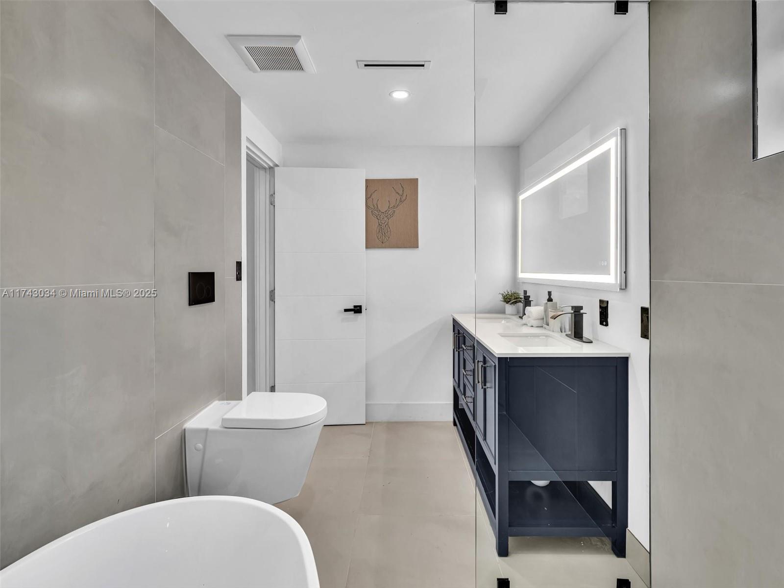 221 NE 4th St, Hallandale Beach, Florida image 42