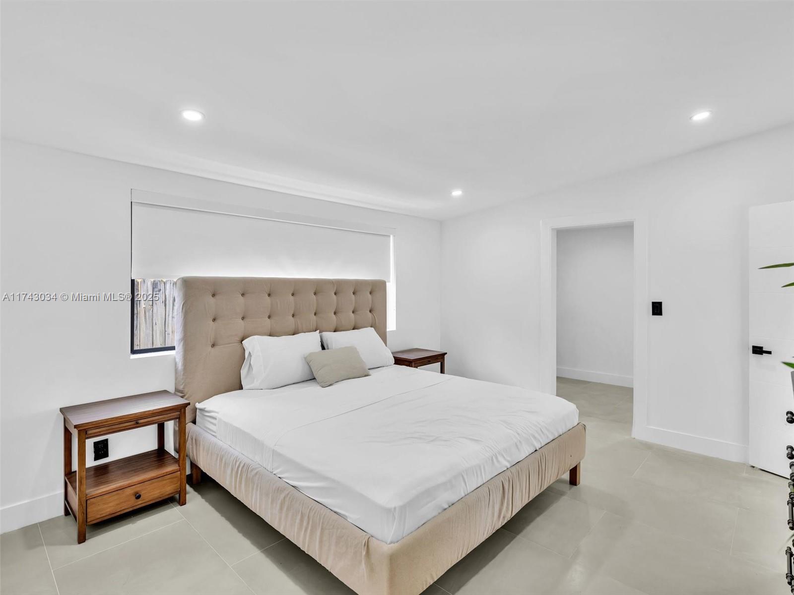 221 NE 4th St, Hallandale Beach, Florida image 43