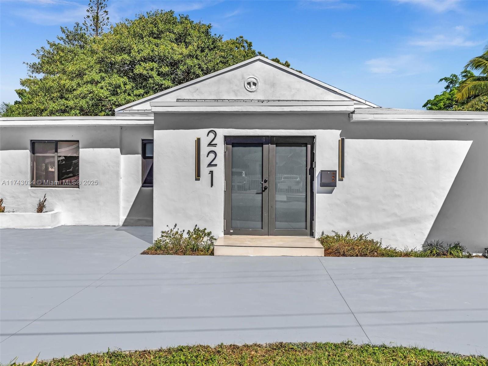 221 NE 4th St, Hallandale Beach, Florida image 5