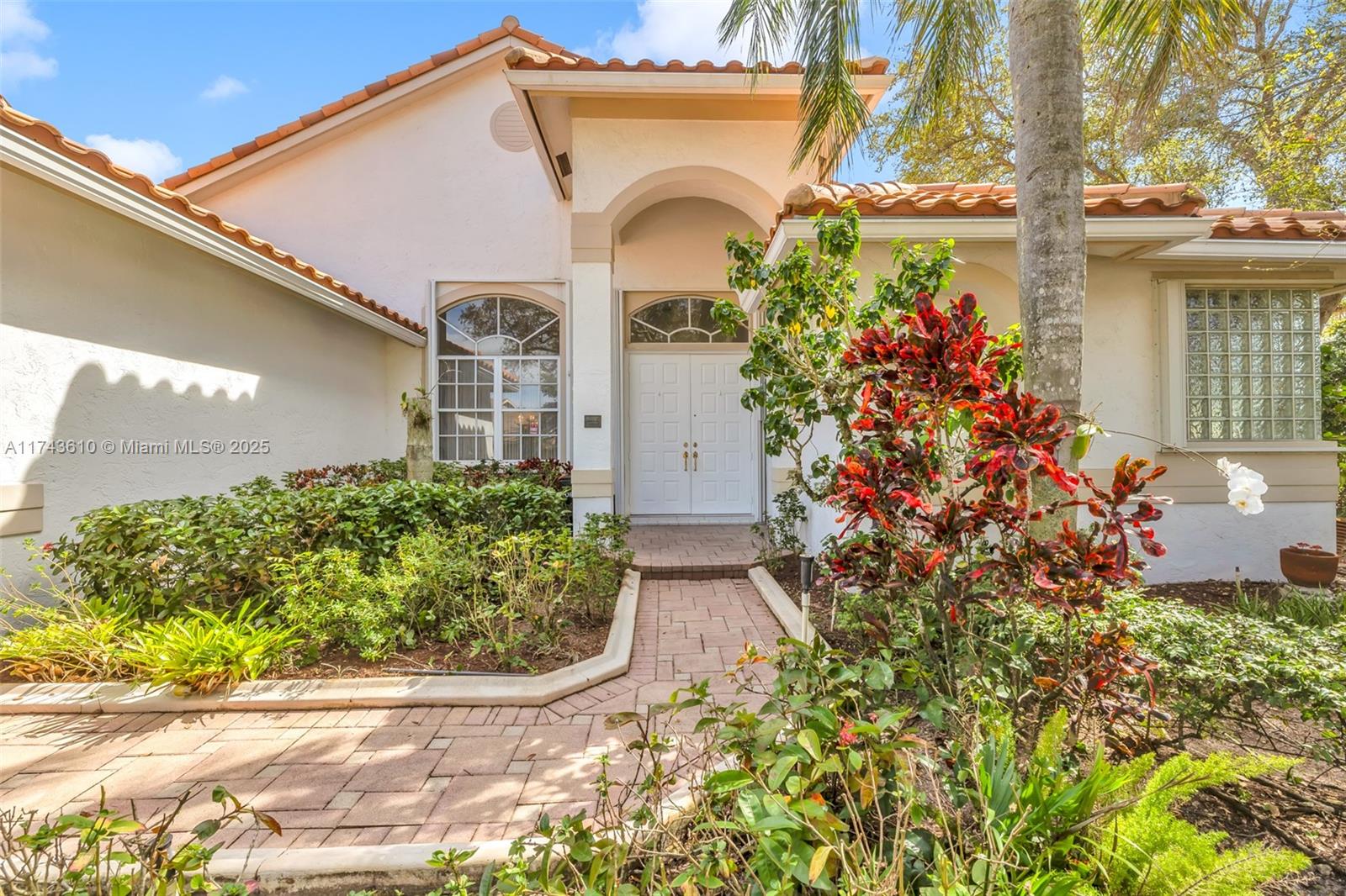 3114 Lakewood Cir, Weston, Florida image 2