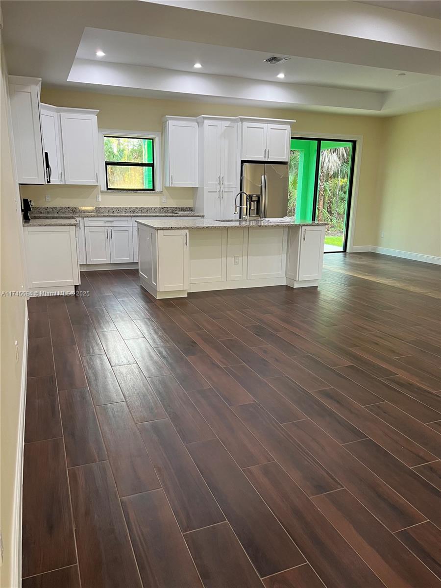 439 2nd St Se, Naples, Florida image 3