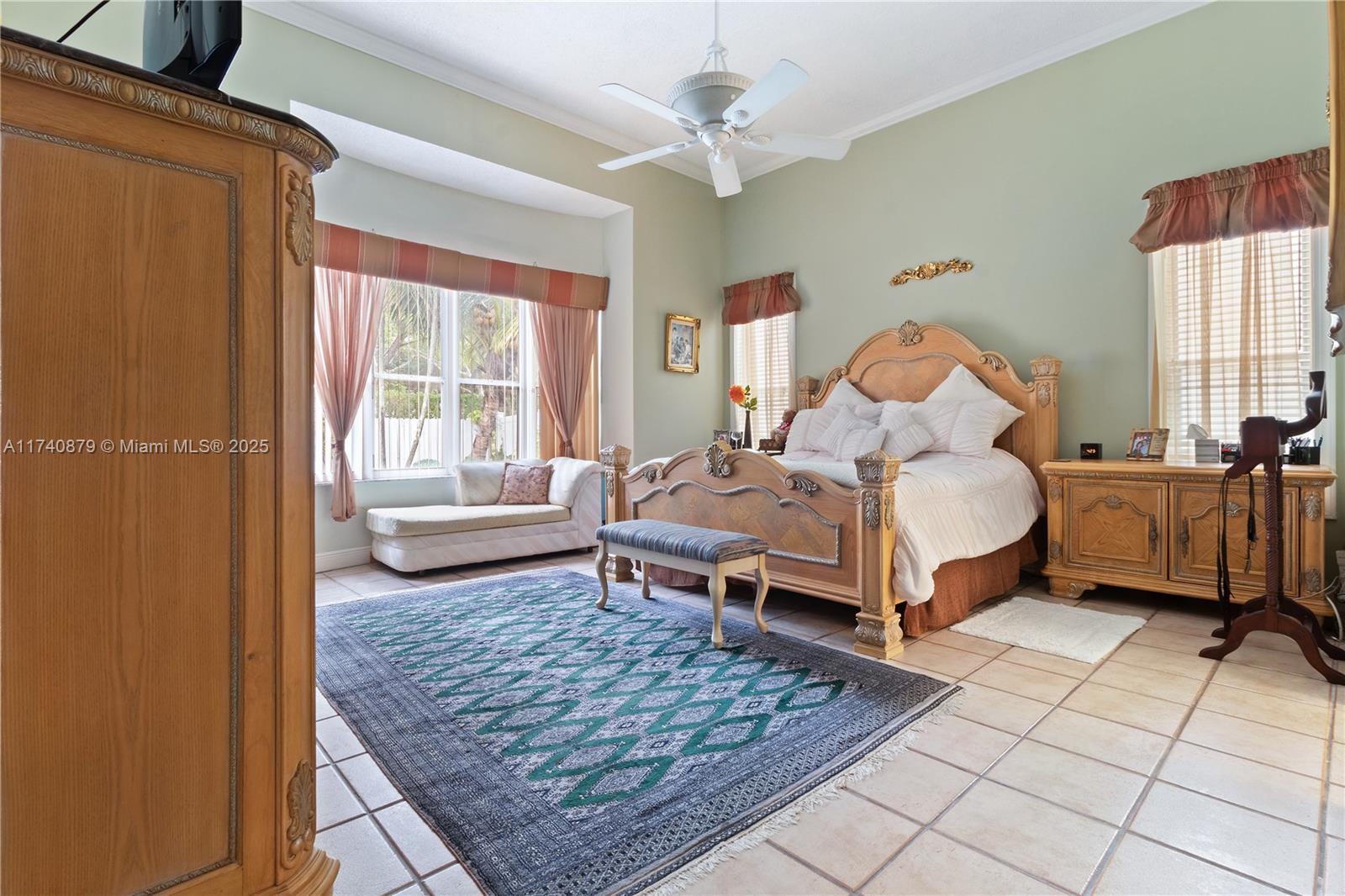 Listing Photo 10