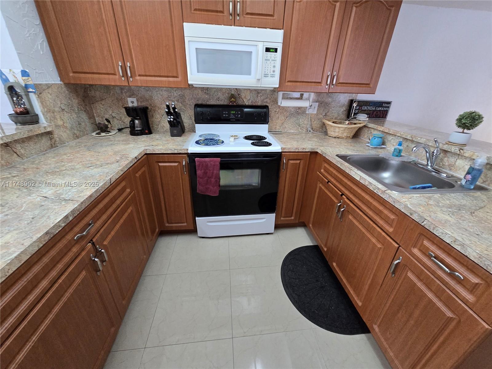 Listing Photo 10