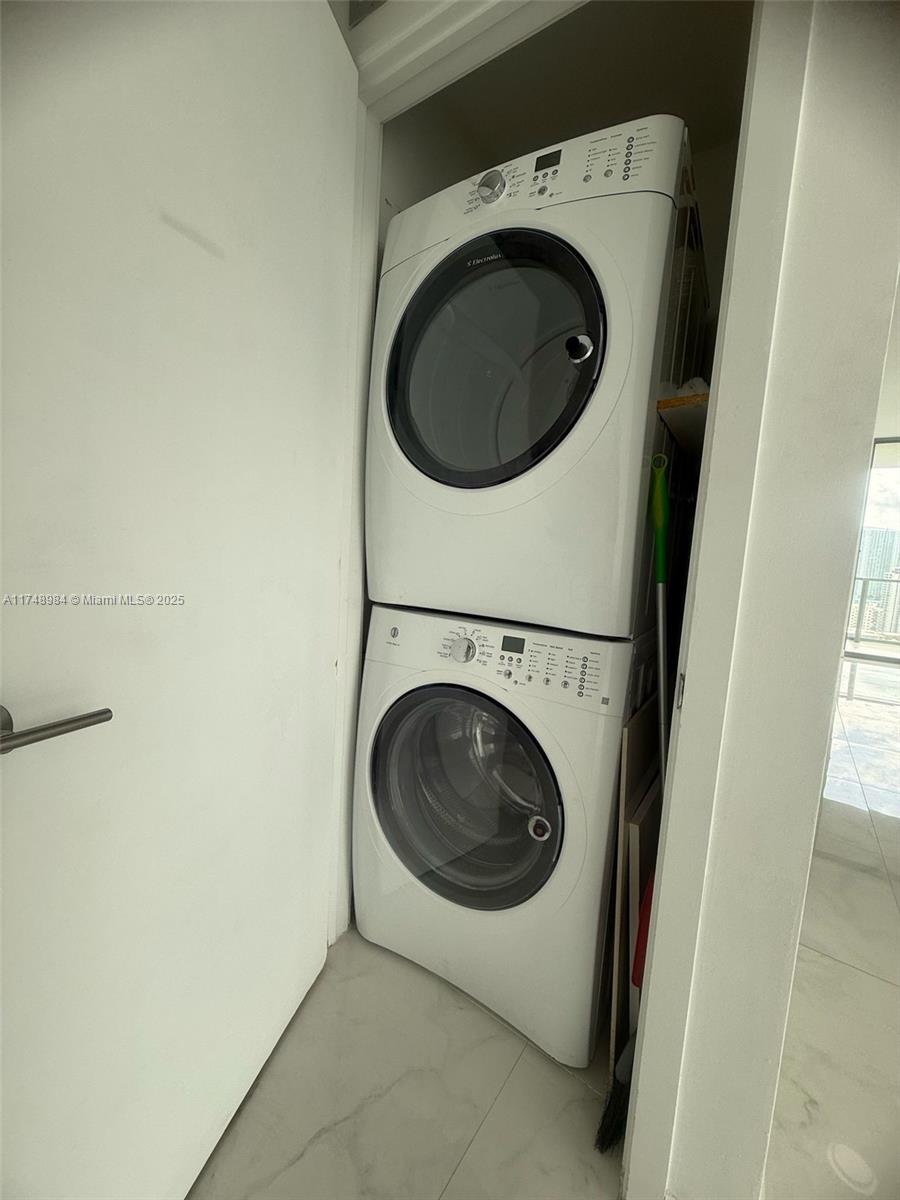 2900 NE 7th Ave #2709, Miami FL 33137