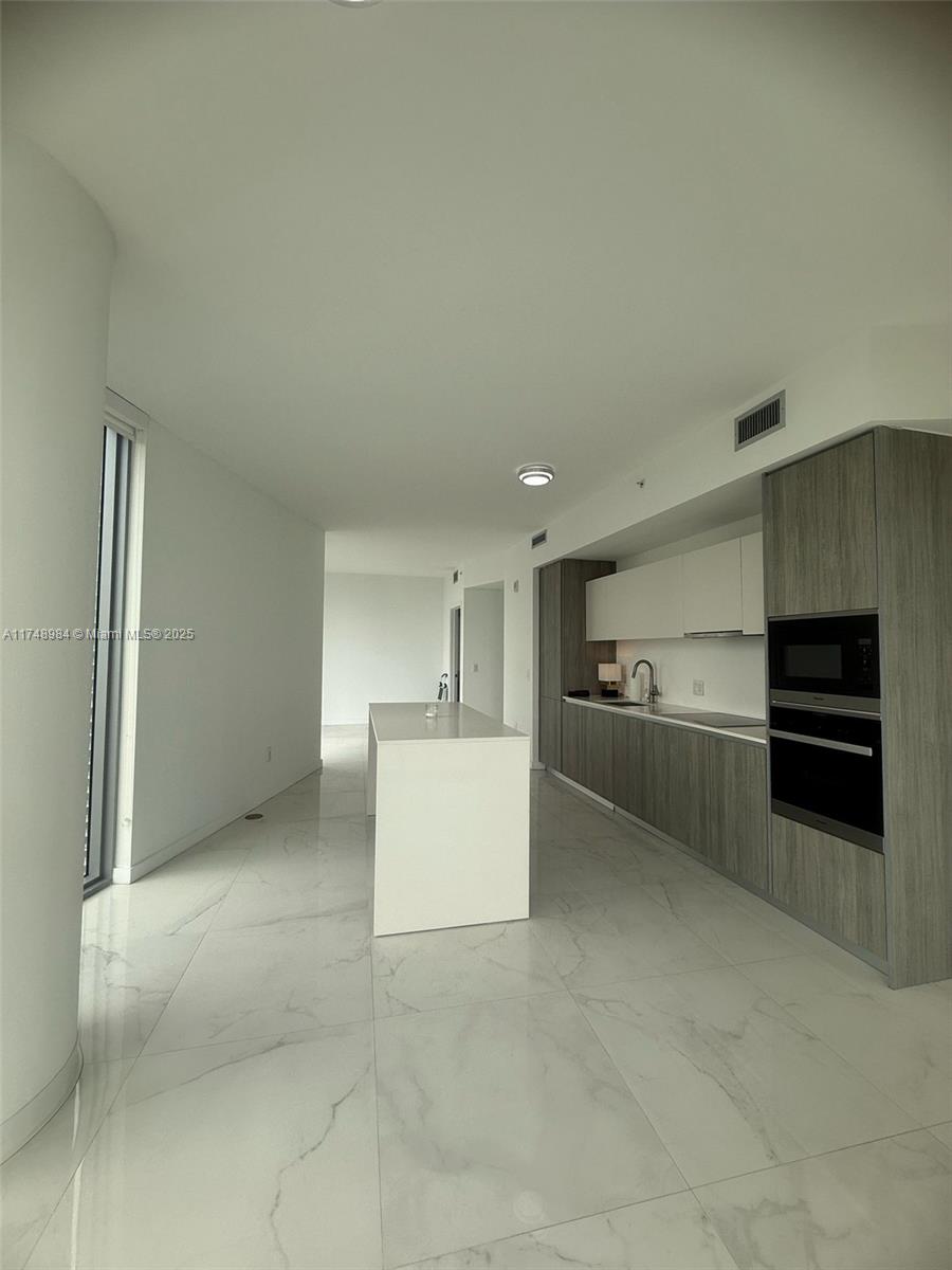 2900 NE 7th Ave #2709, Miami FL 33137