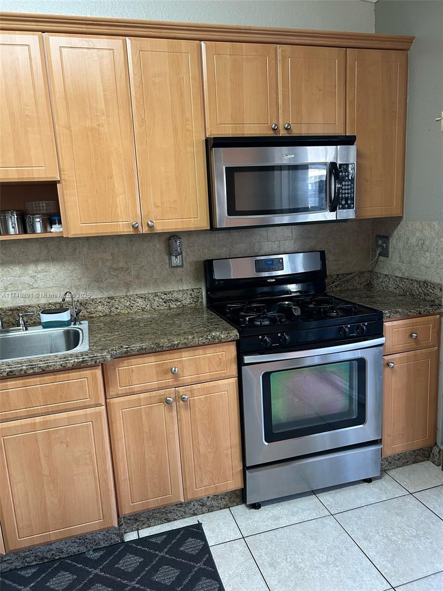 7659 NW 182nd Ln #806, Hialeah, Florida image 20