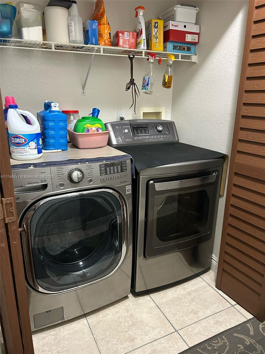 7659 NW 182nd Ln #806, Hialeah, Florida image 23