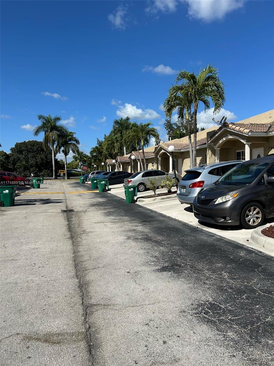 7659 NW 182nd Ln #806, Hialeah, Florida image 8