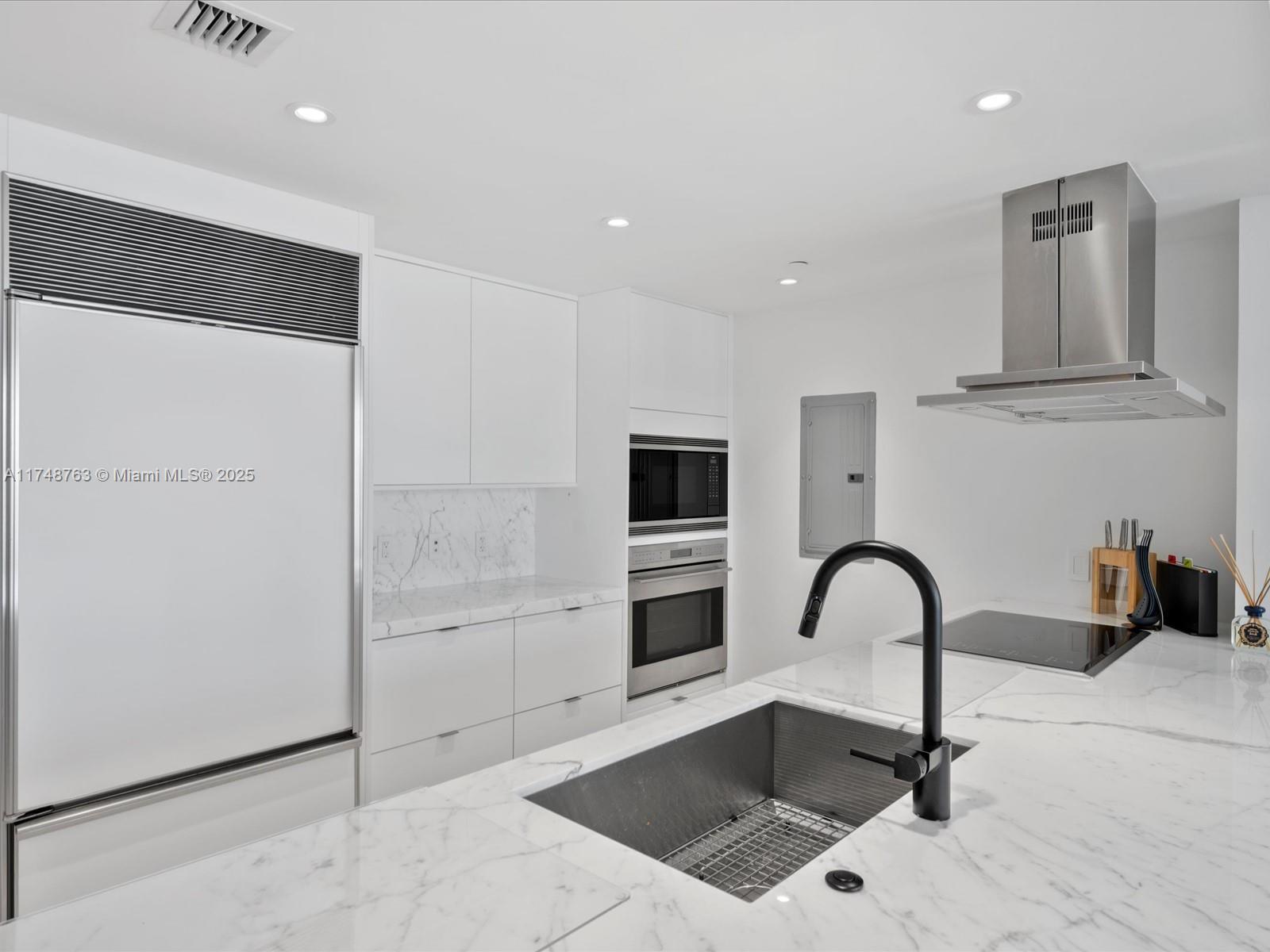 495 Brickell Ave #2305, Miami FL 33131