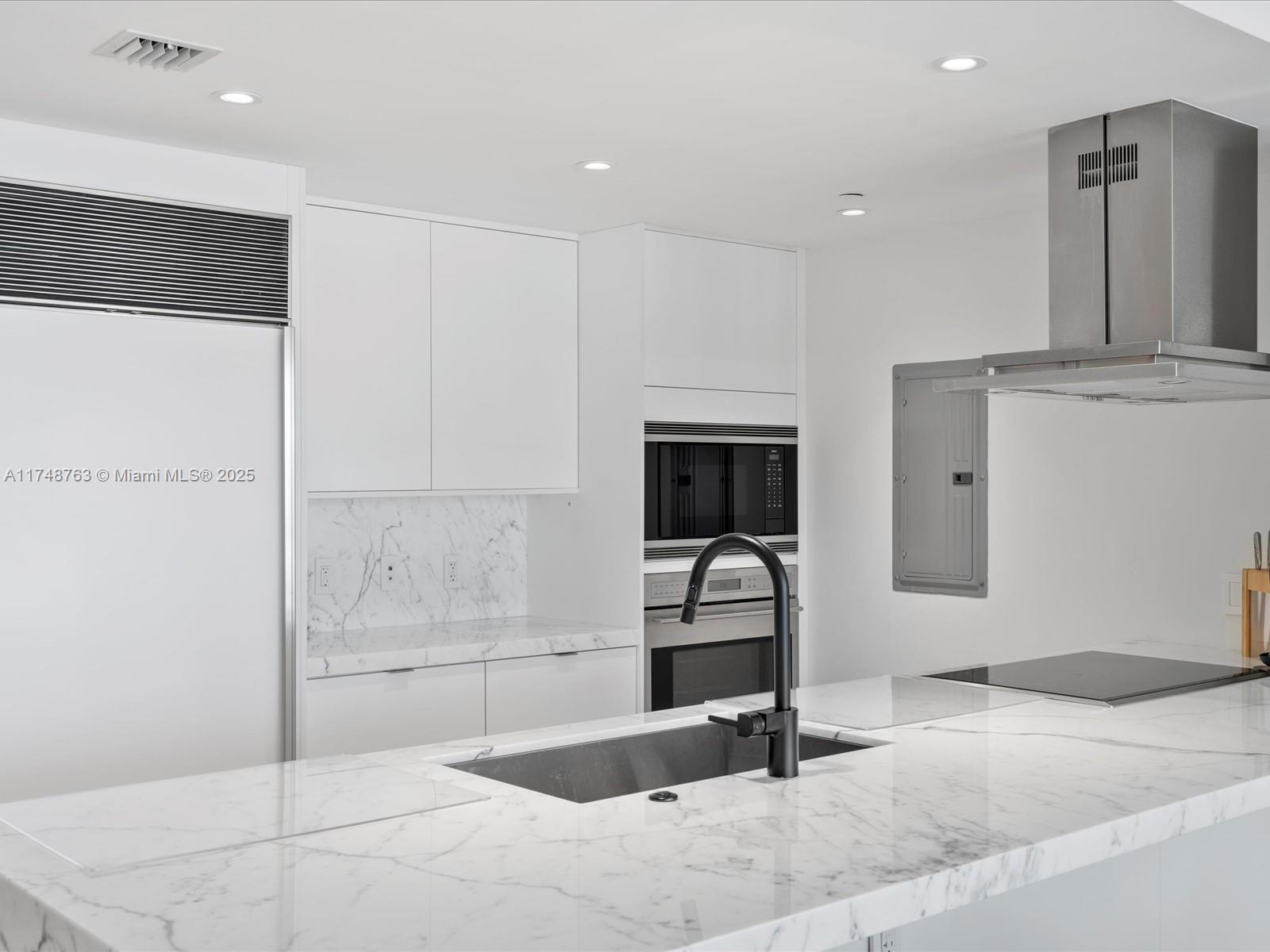 495 Brickell Ave #2305, Miami FL 33131