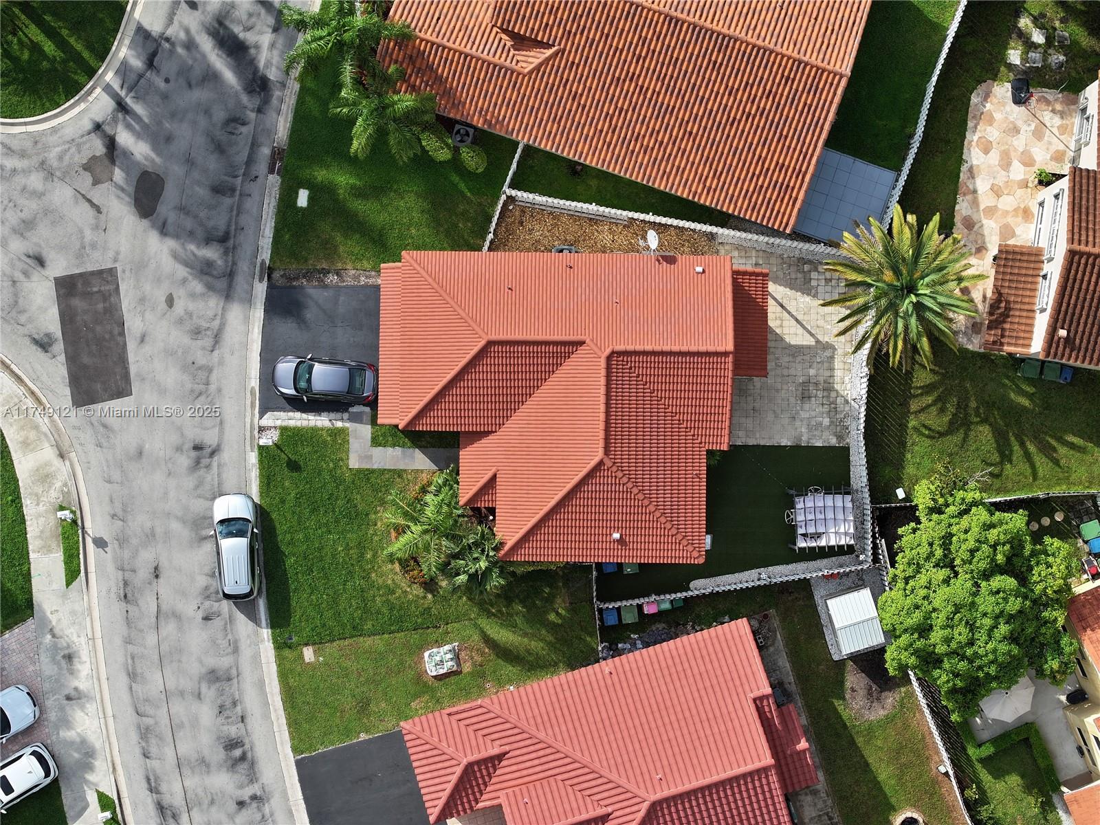 365 Somerset Way, Weston, Florida image 2