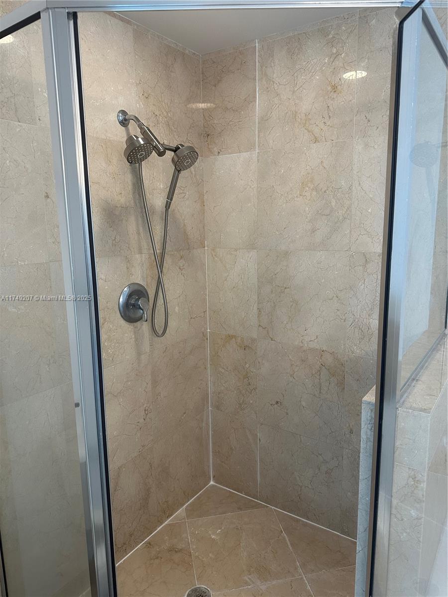7900 Harbor Island Dr #1404, North Bay Village FL 33141