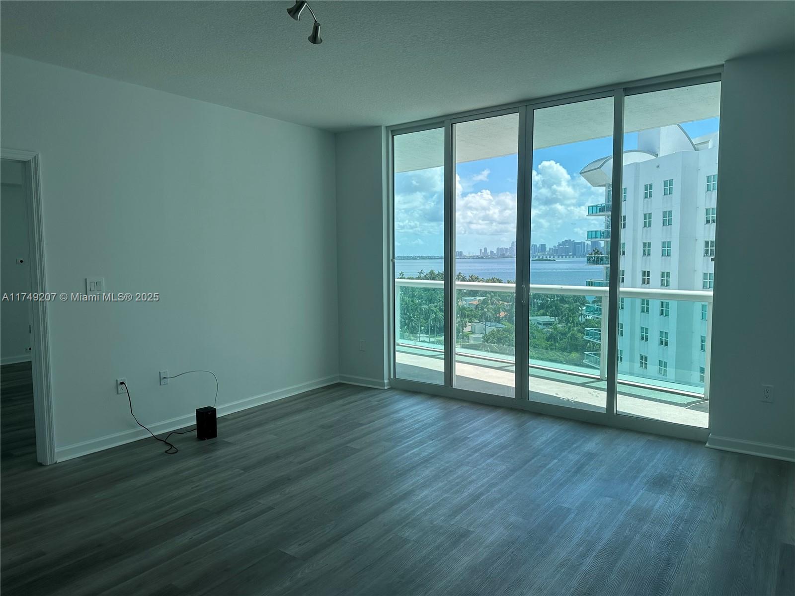 7900 Harbor Island Dr #1404, North Bay Village FL 33141