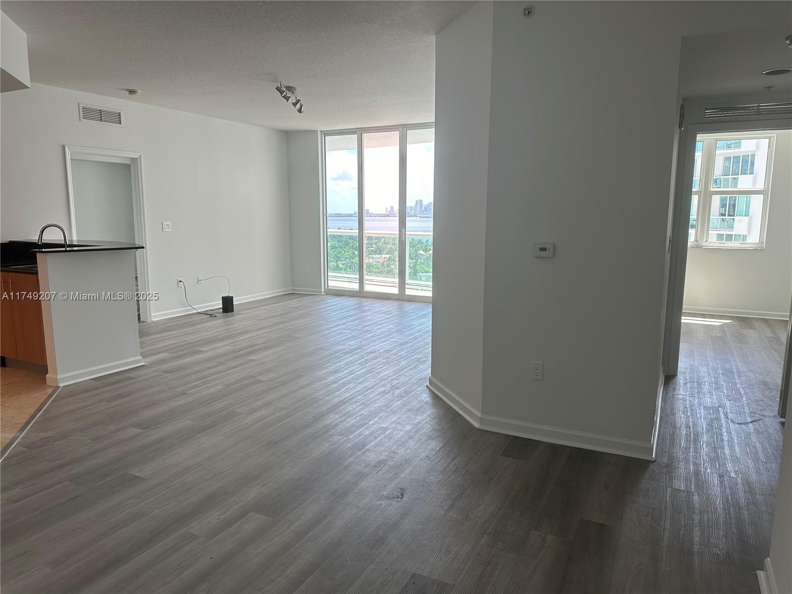 7900 Harbor Island Dr #1404, North Bay Village FL 33141