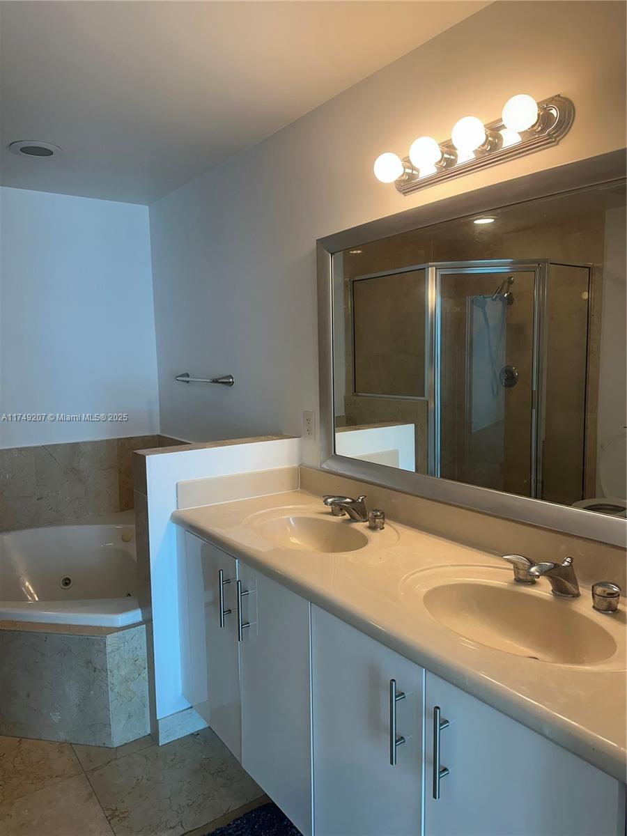 7900 Harbor Island Dr #1404, North Bay Village FL 33141