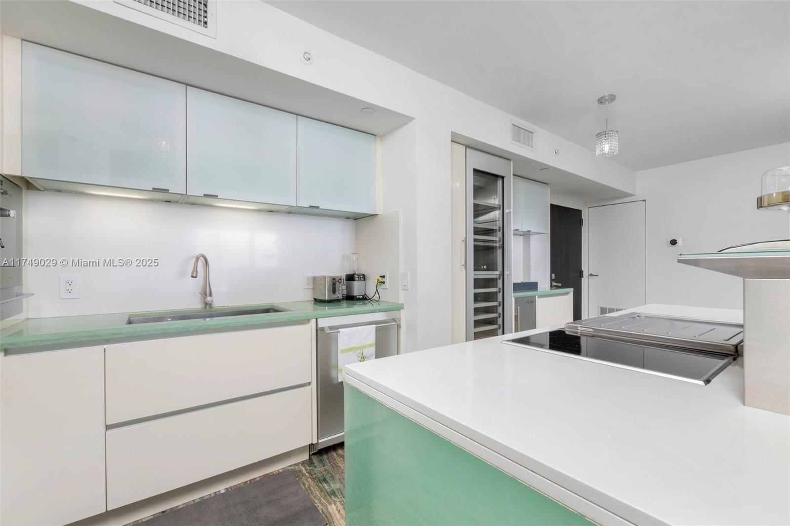 90 Alton Rd #704, Miami Beach FL 33139
