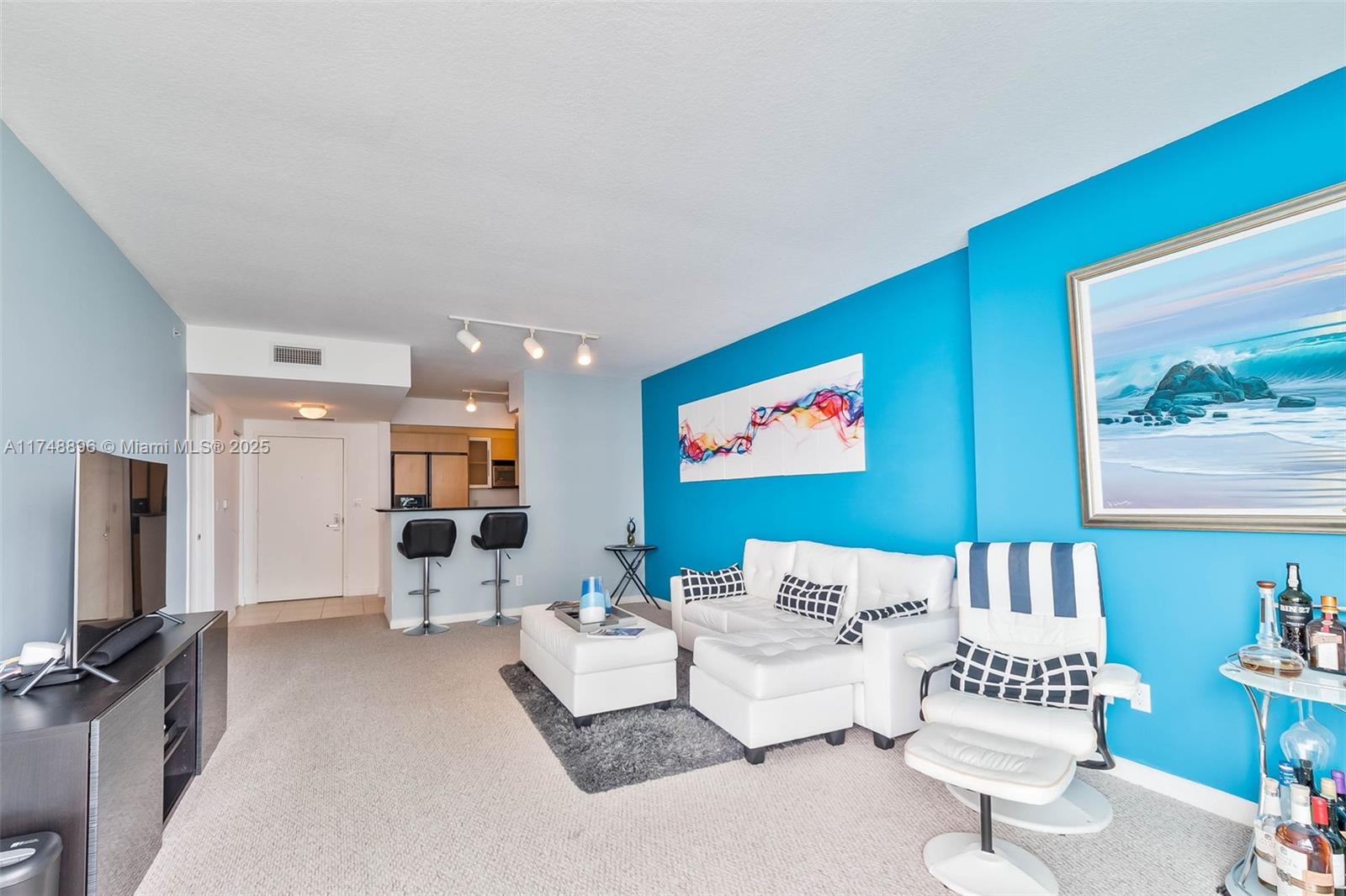 Listing Photo 9