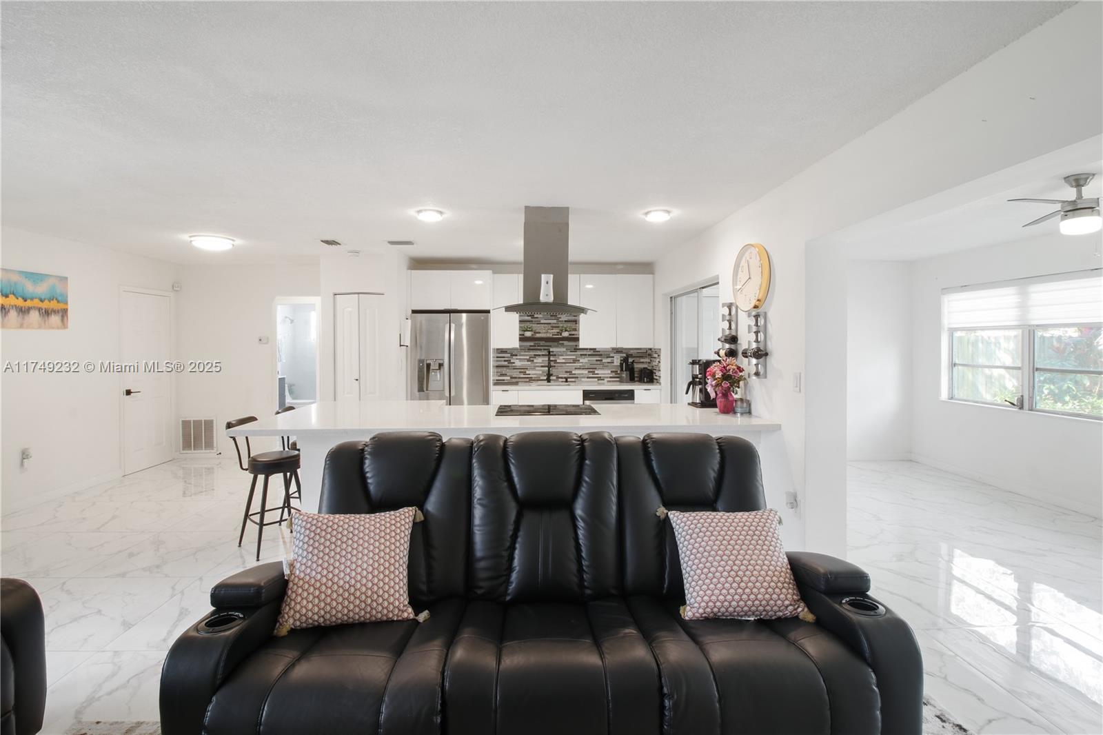 6841 NW 24th Ct, Sunrise, Florida image 13