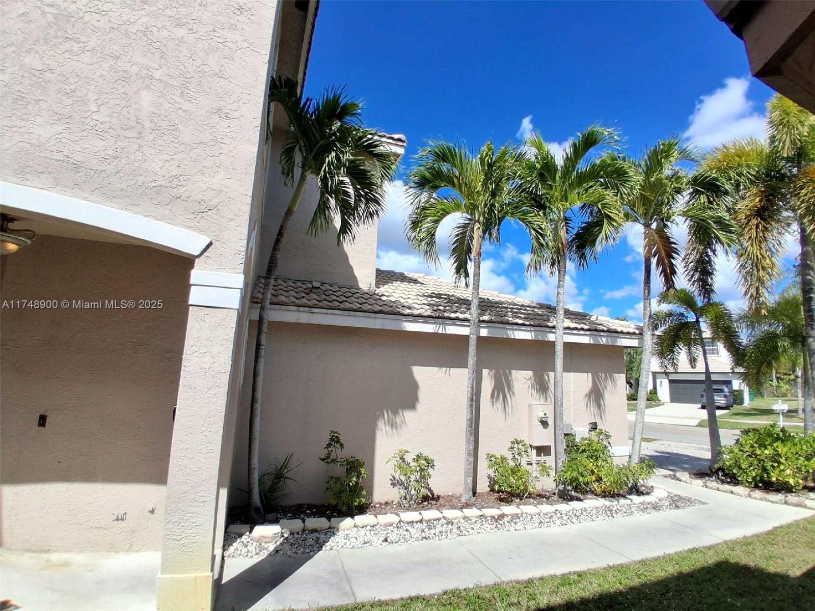 3118 SW 176th Way, Miramar, Florida image 2