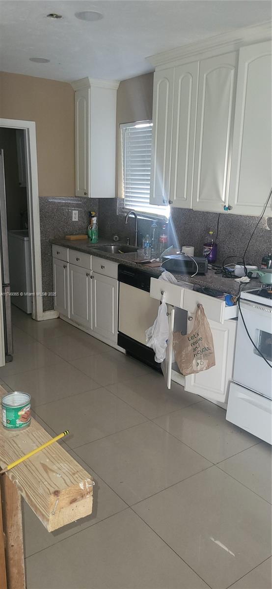 731 SW 3rd Ave, Hallandale Beach, Florida image 11