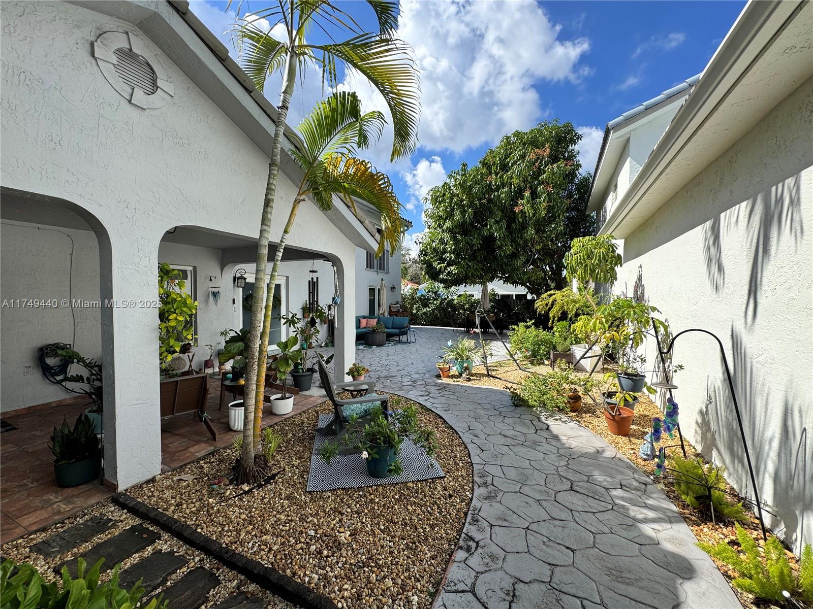 15148 NW 89th Ave, Miami Lakes, Florida image 2