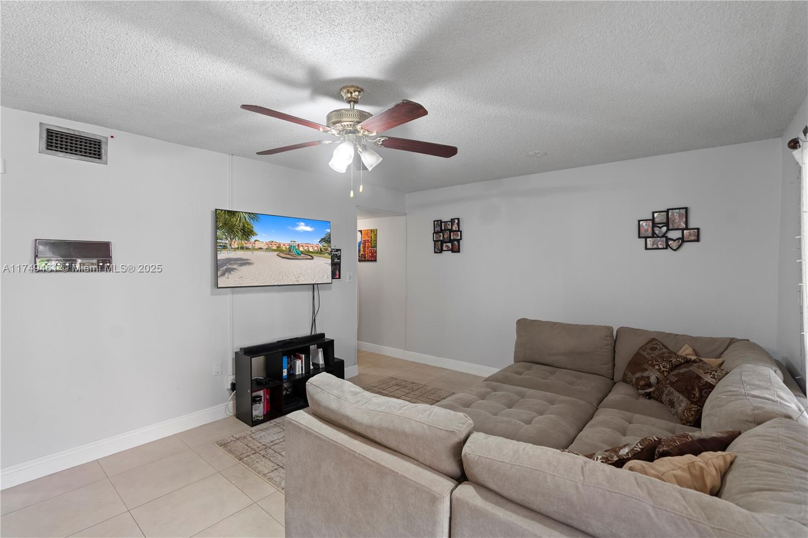 39 Canterbury Ln #39, Tamarac, Florida image 8