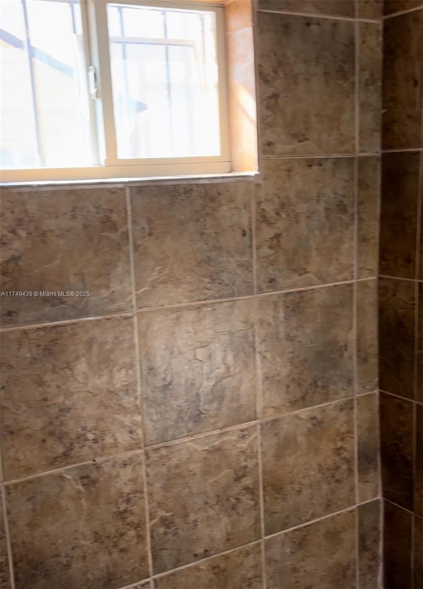 2350 W 53rd Ter #12, Hialeah, Florida image 29