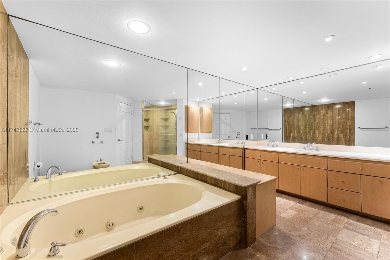 1581 Brickell Ave #1905, Miami FL 33129