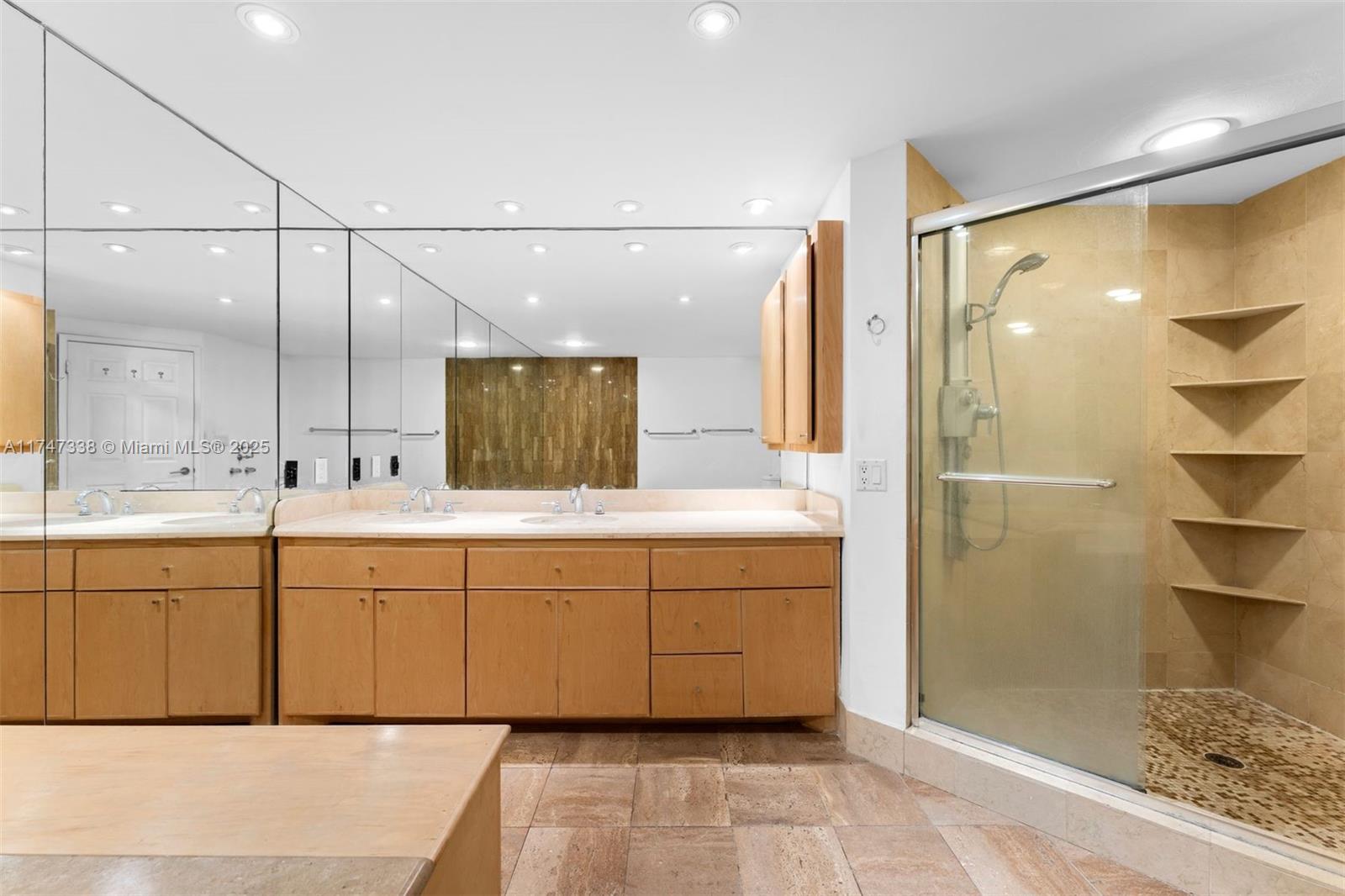 1581 Brickell Ave #1905, Miami FL 33129
