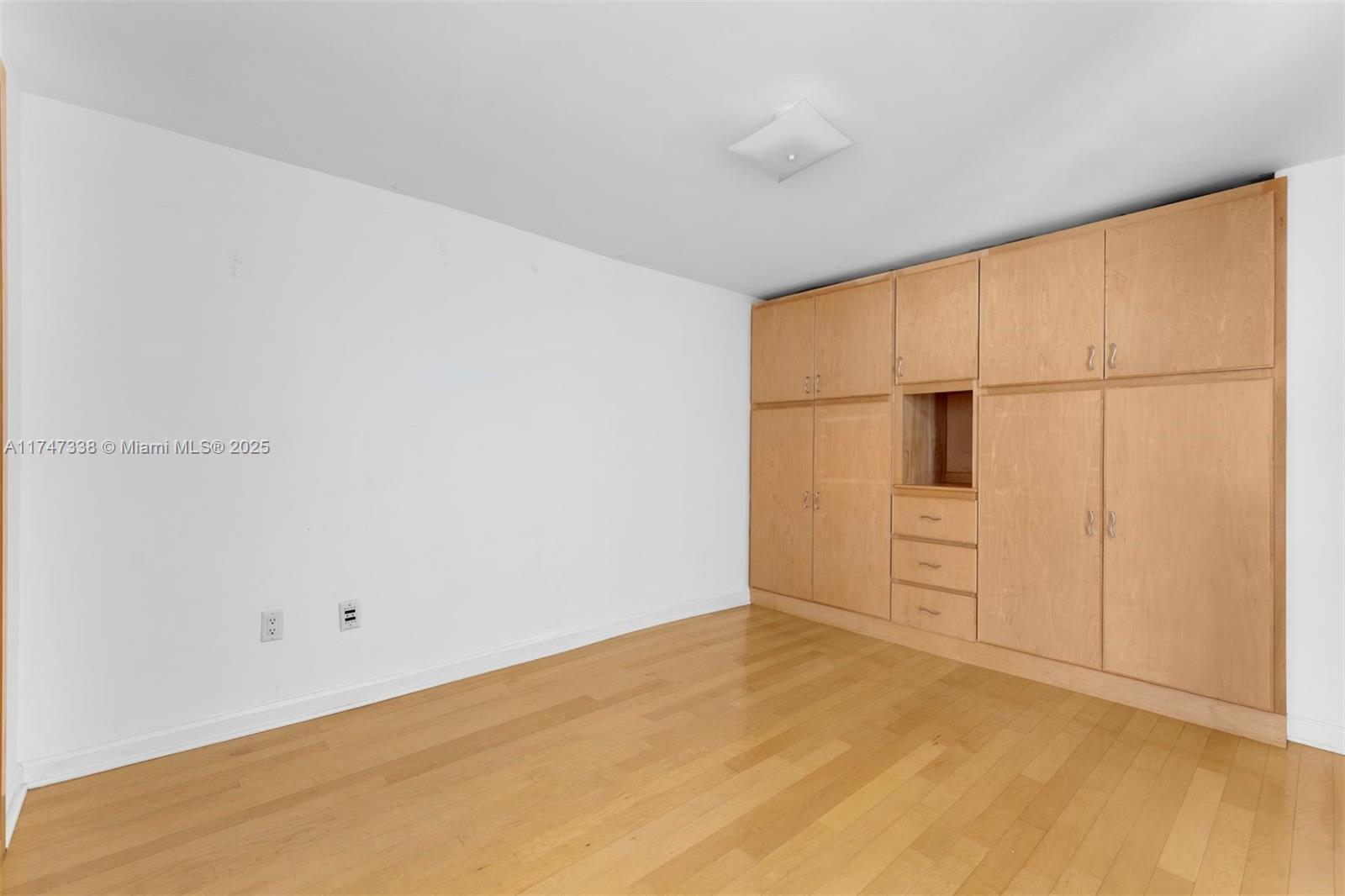 1581 Brickell Ave #1905, Miami FL 33129