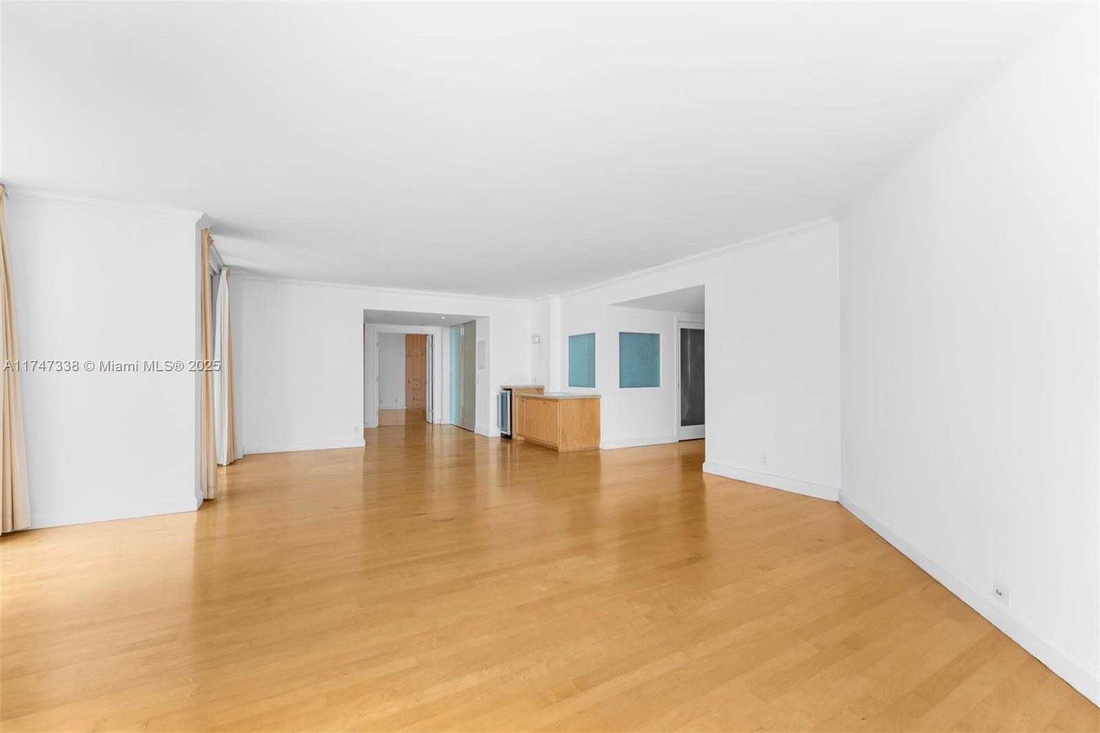 1581 Brickell Ave #1905, Miami FL 33129