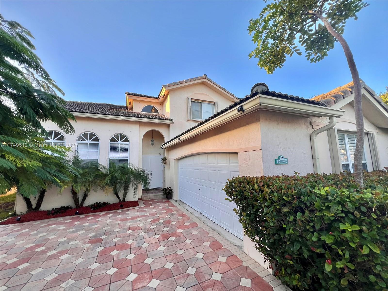 14026 S Cypress Cove Cir, Davie, Florida image 2