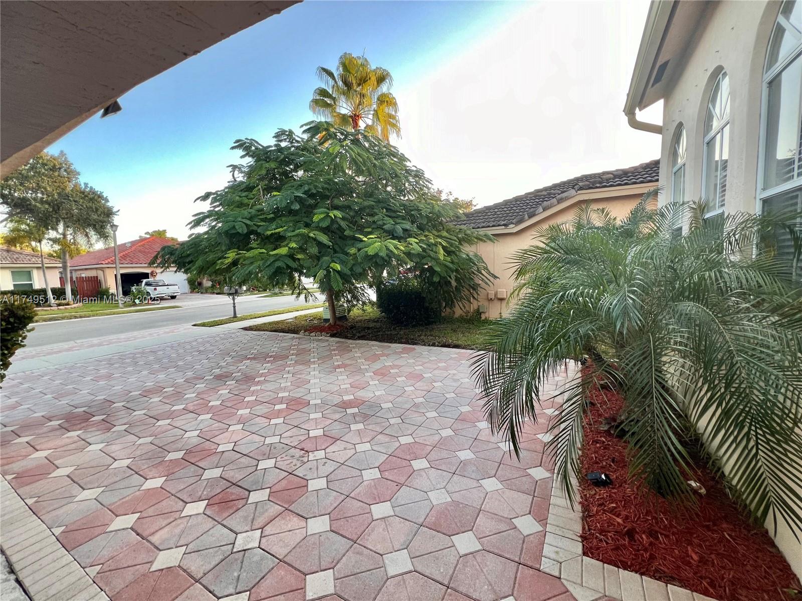 14026 S Cypress Cove Cir, Davie, Florida image 4