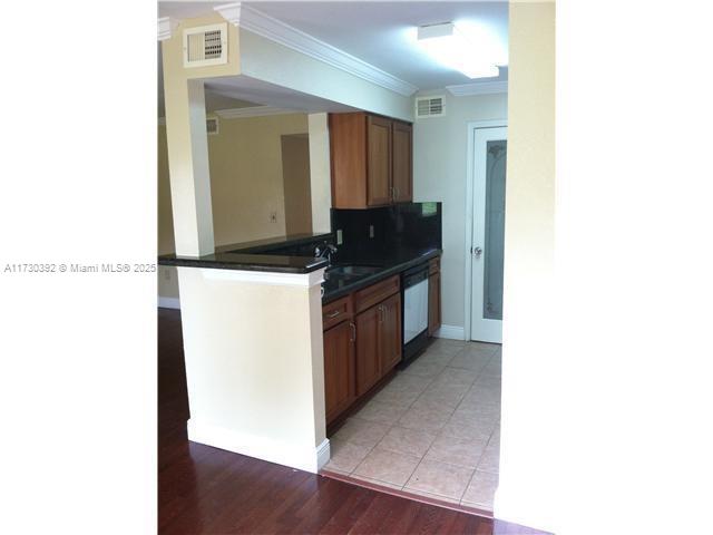 2371 NW 33rd St #702, Oakland Park, Florida image 3