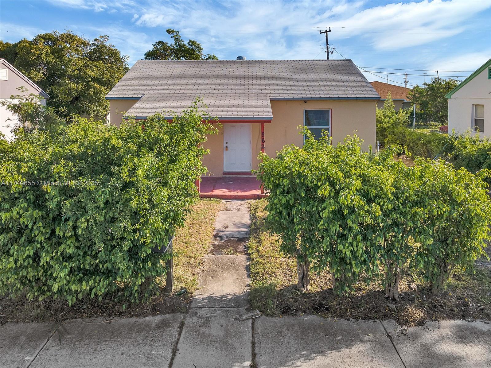 562 W 4th St, Riviera Beach, Florida image 18