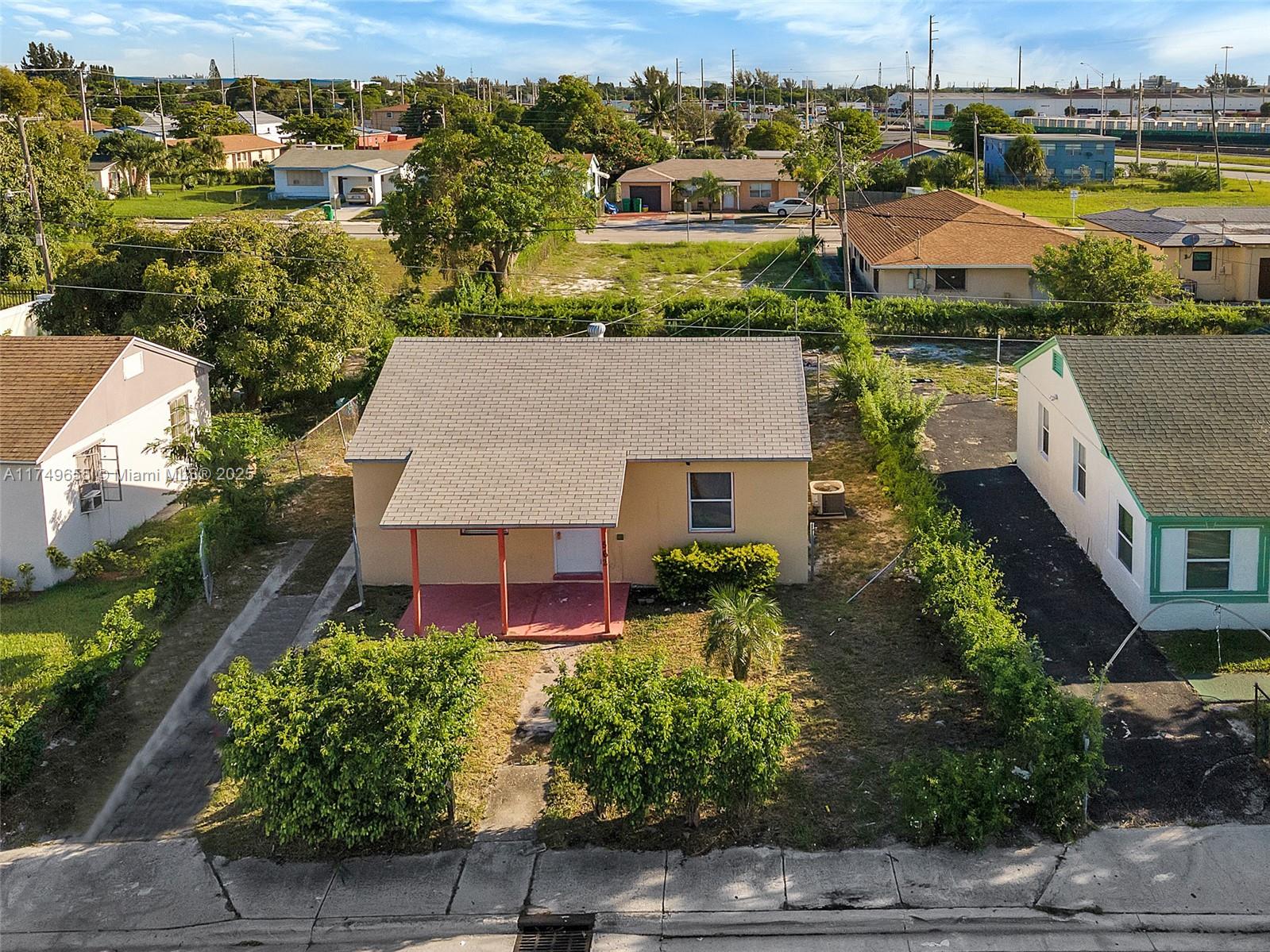 562 W 4th St, Riviera Beach, Florida image 8