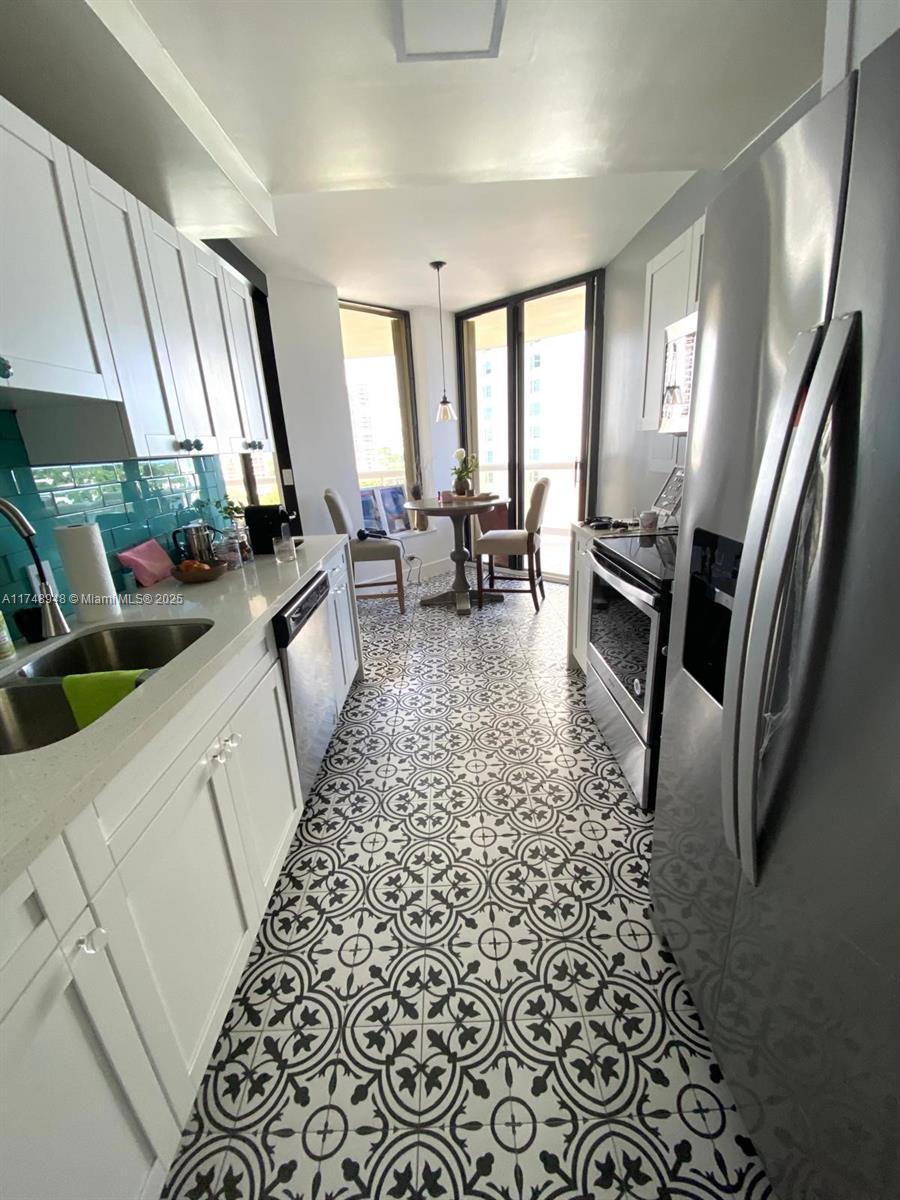 20191 E Country Club #804, Aventura, Florida image 9
