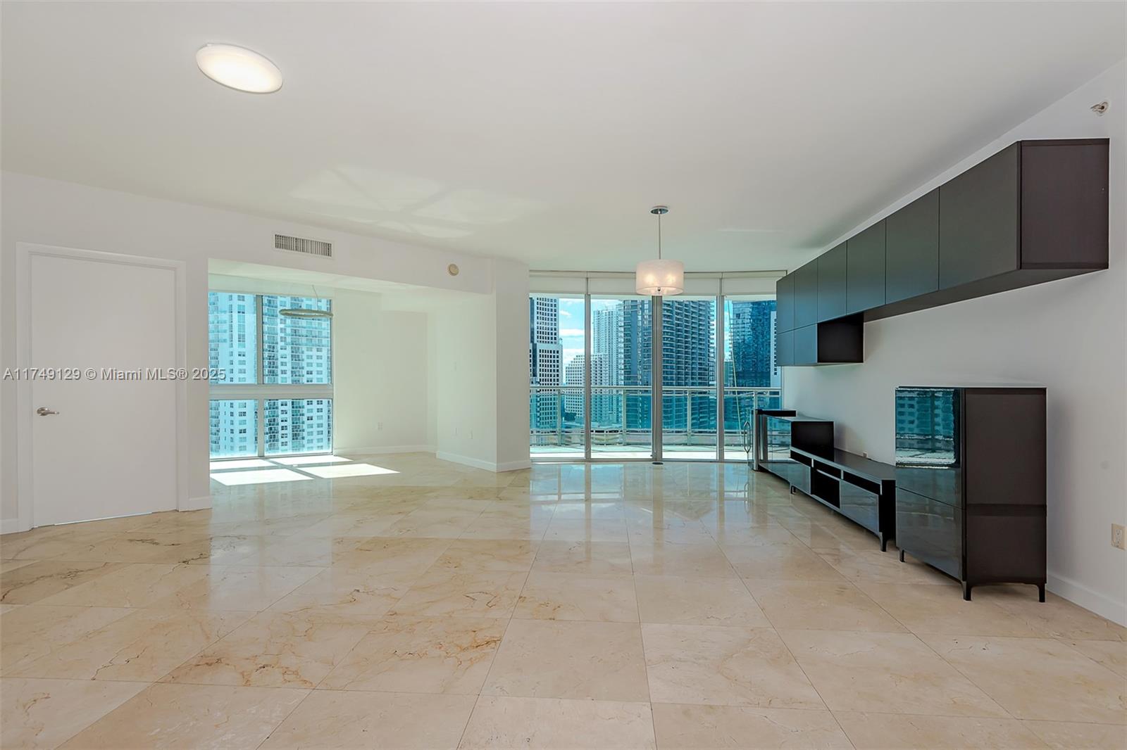 350 S Miami Ave #2702, Miami FL 33130