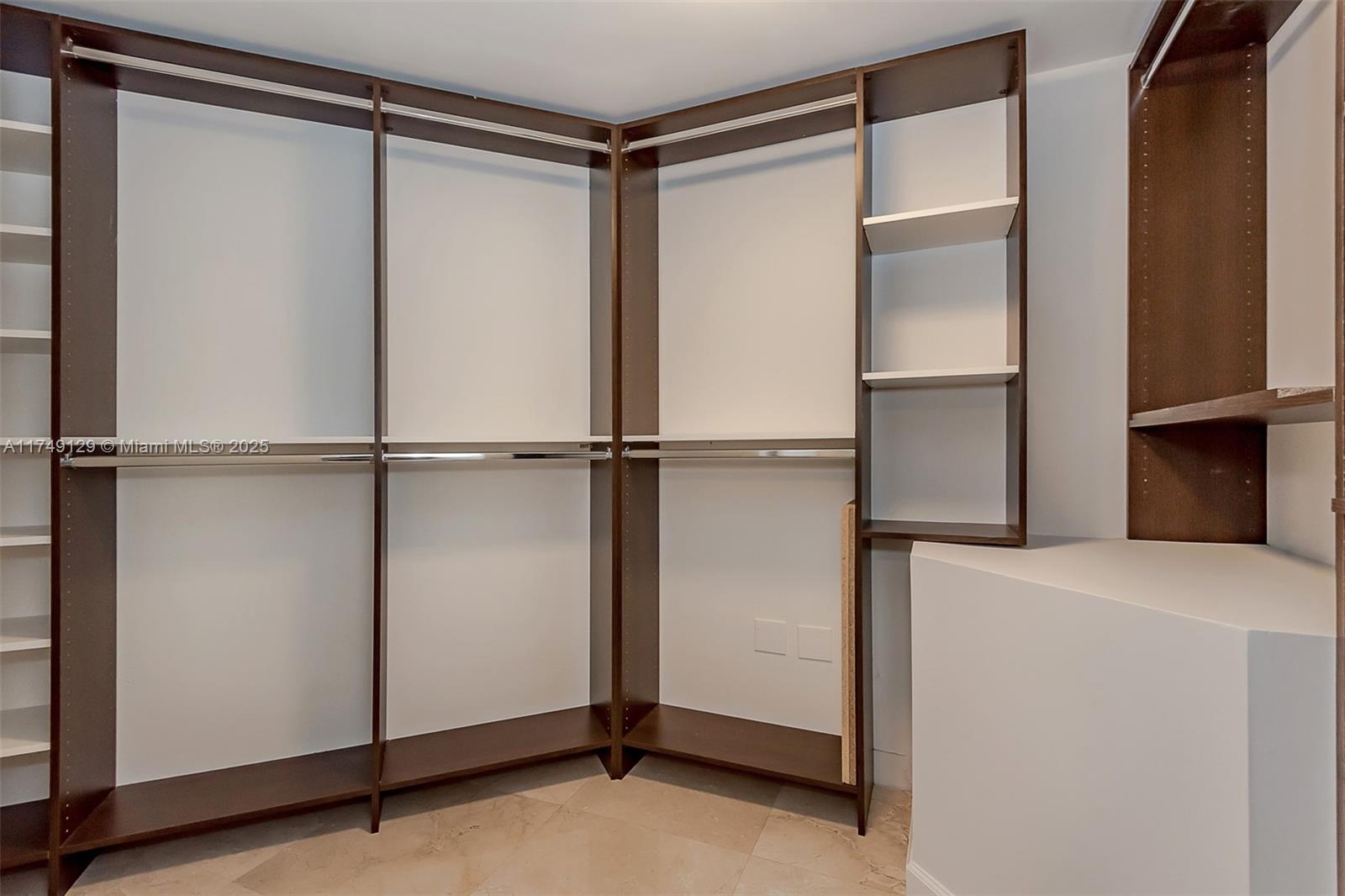 350 S Miami Ave #2702, Miami FL 33130