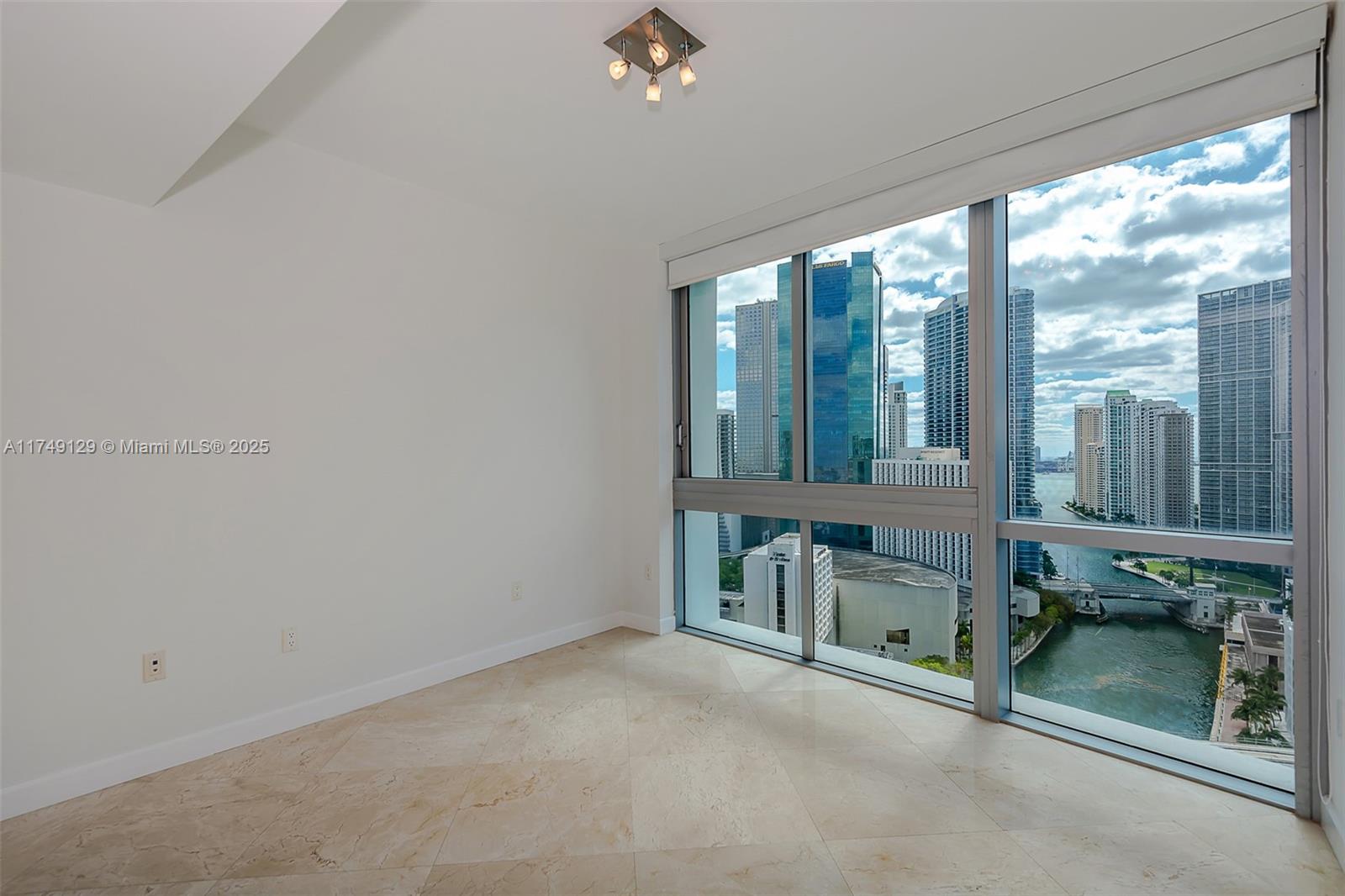 350 S Miami Ave #2702, Miami FL 33130