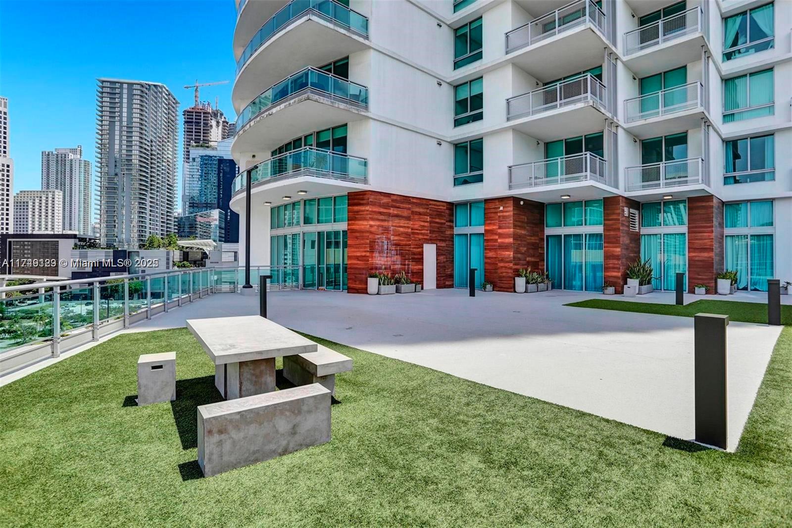 350 S Miami Ave #2702, Miami FL 33130