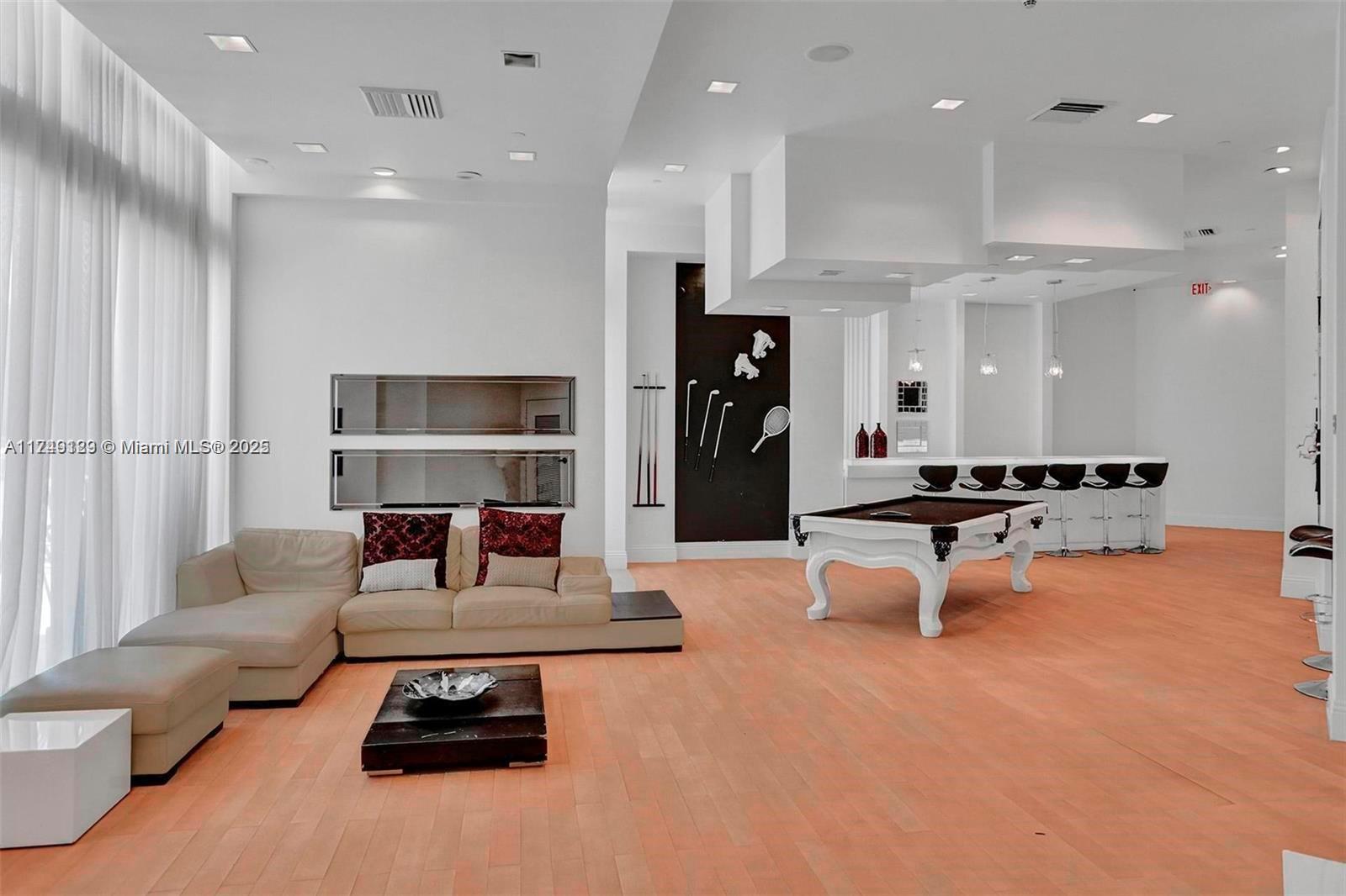 350 S Miami Ave #2702, Miami FL 33130