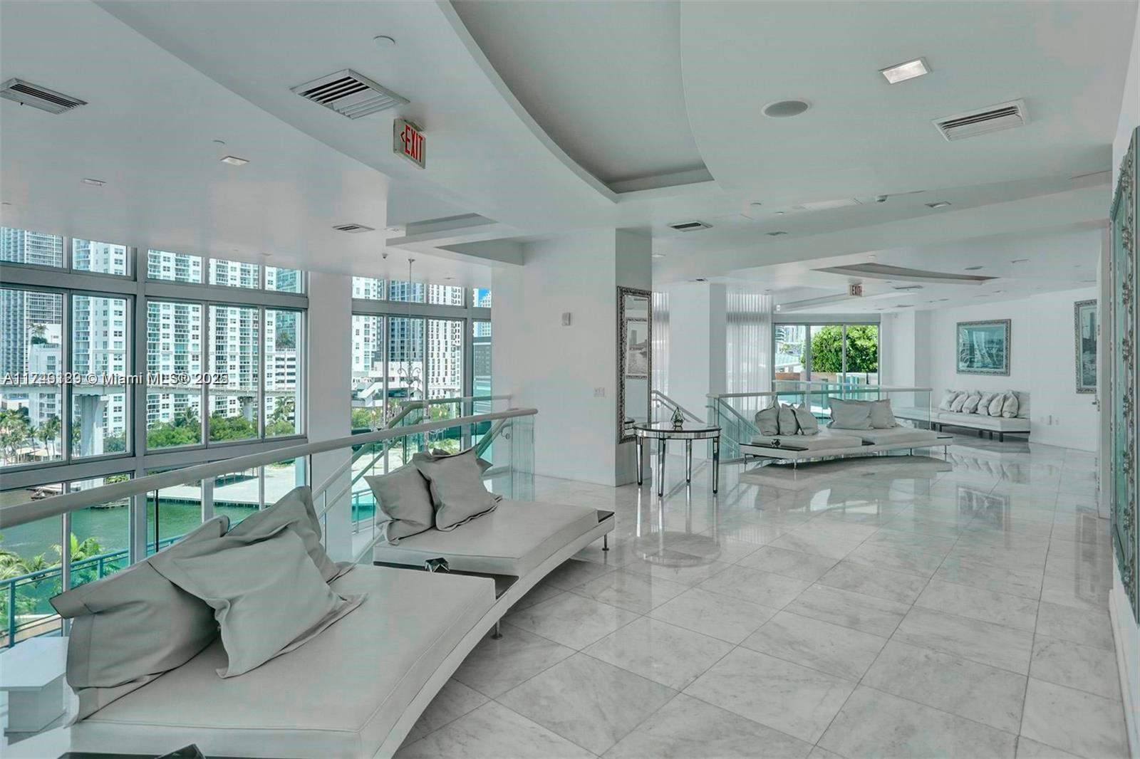 350 S Miami Ave #2702, Miami FL 33130