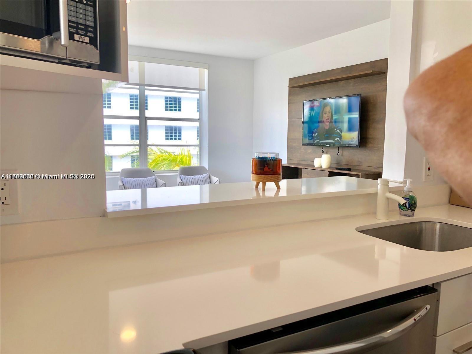 1460 Ocean Dr #409, Miami Beach, Florida image 11