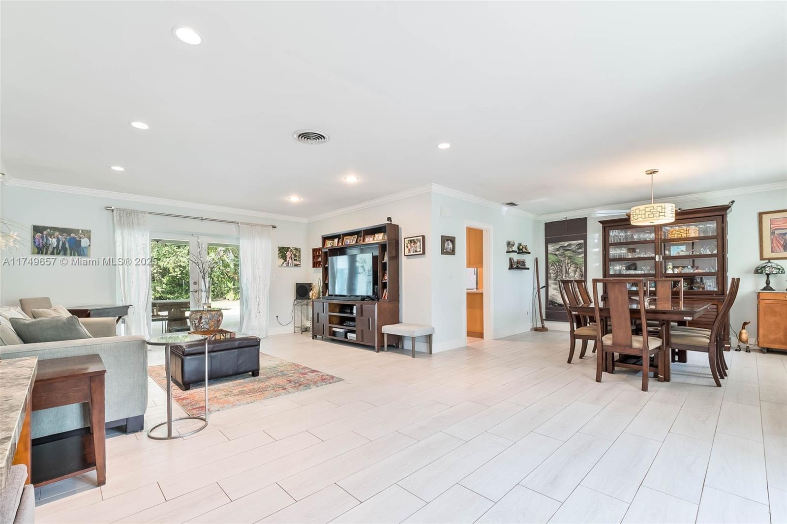 7405 SW 132nd St, Pinecrest, Florida image 3