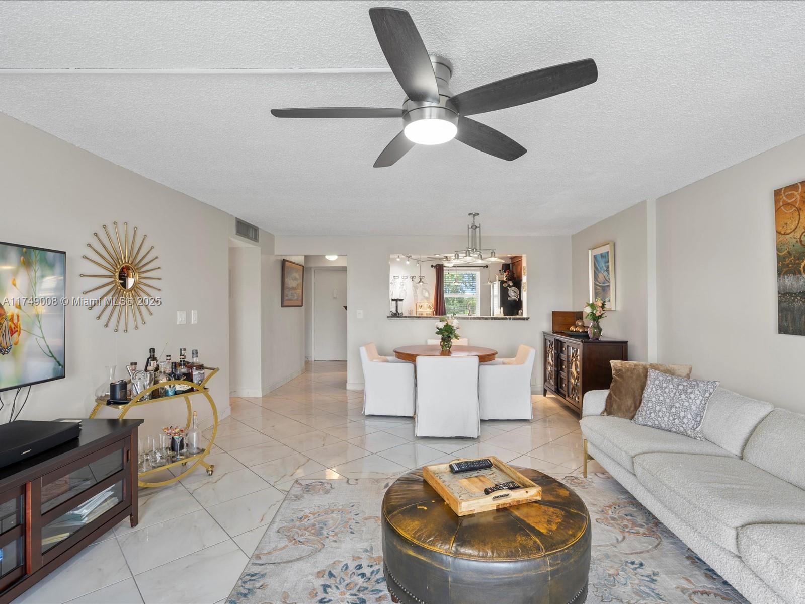 141 SE 3rd Ave #404, Dania Beach, Florida image 11