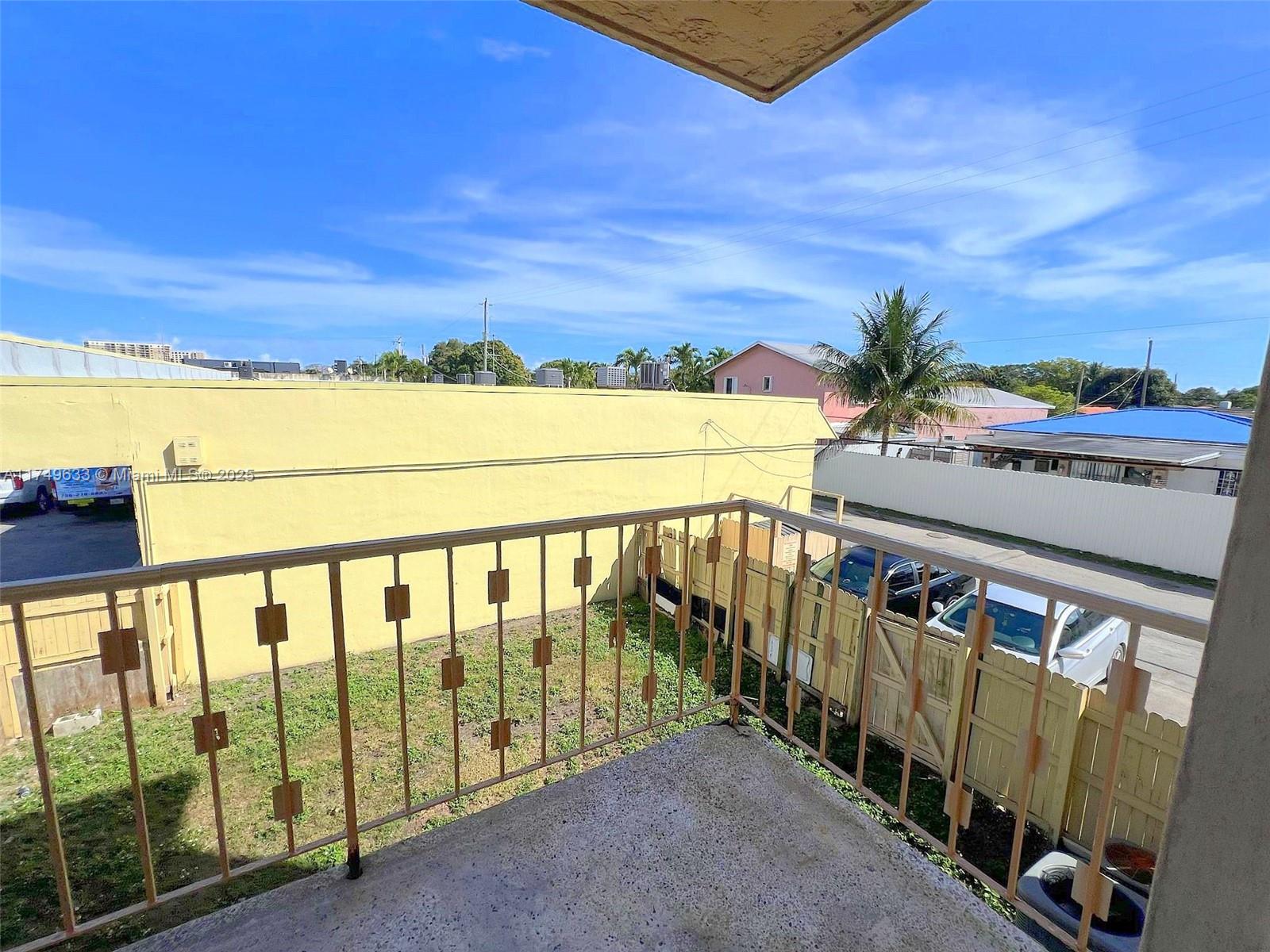 Listing Photo 12