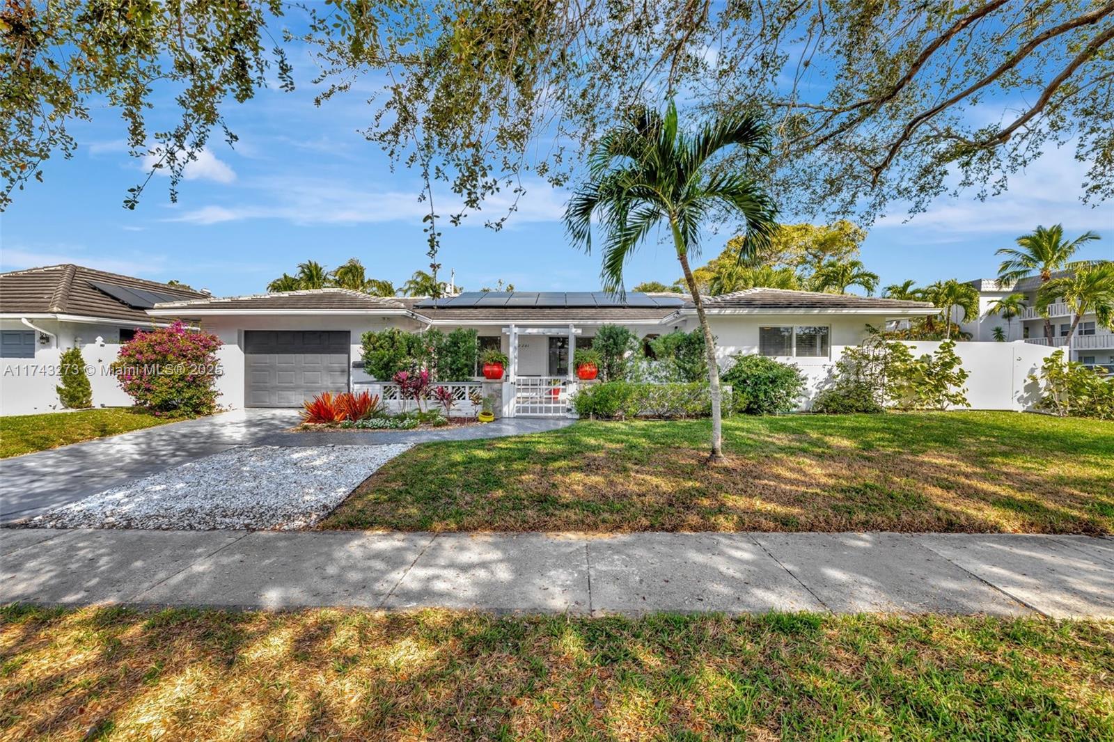 2261 NE 62nd St, Fort Lauderdale, Florida image 1