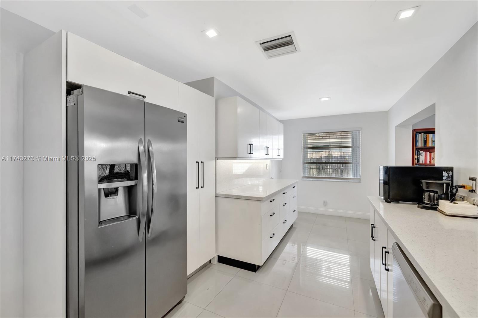 2261 NE 62nd St, Fort Lauderdale, Florida image 6