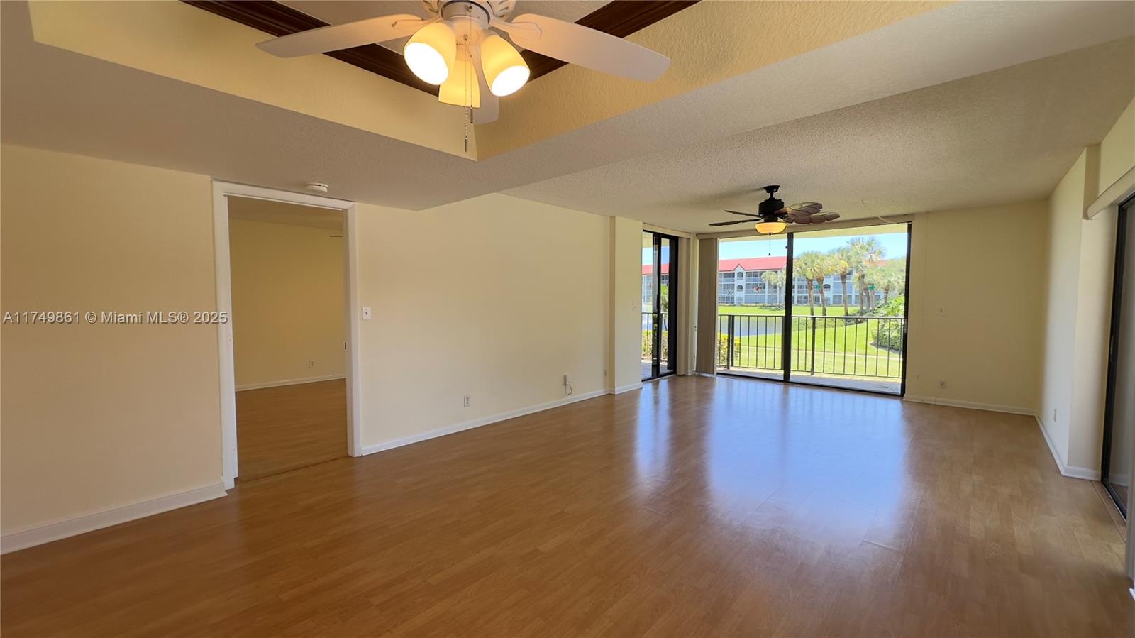 7030 Half Moon Cir #121, Hypoluxo, Florida image 13